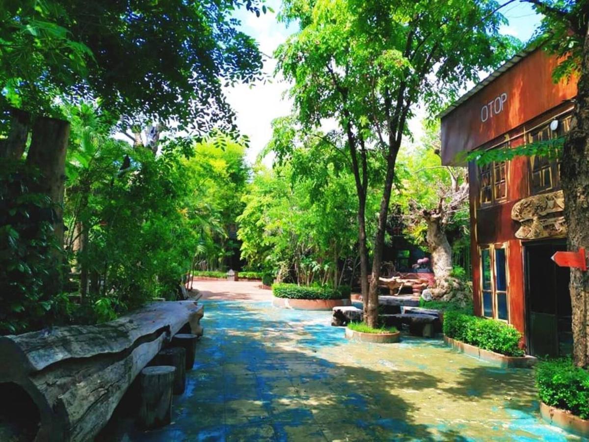 Denchai City Resort เด่นชัยซิตี้ รีสอร์ท Phrae Bagian luar foto