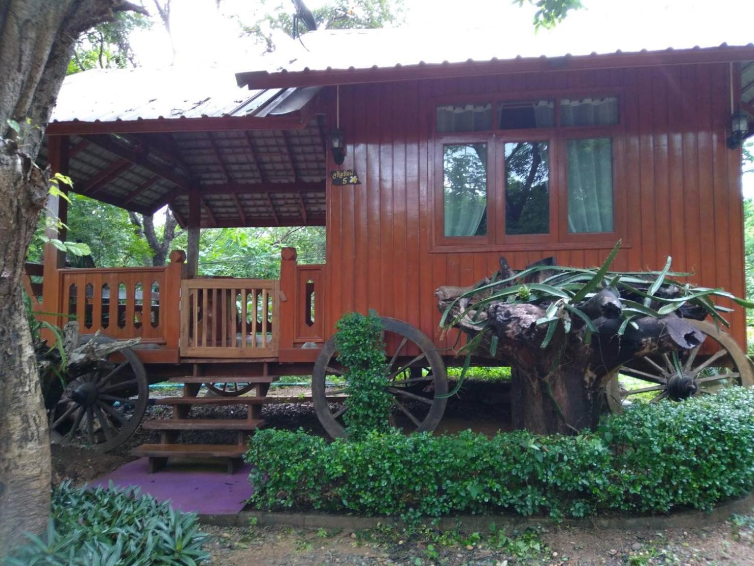 Denchai City Resort เด่นชัยซิตี้ รีสอร์ท Phrae Bagian luar foto